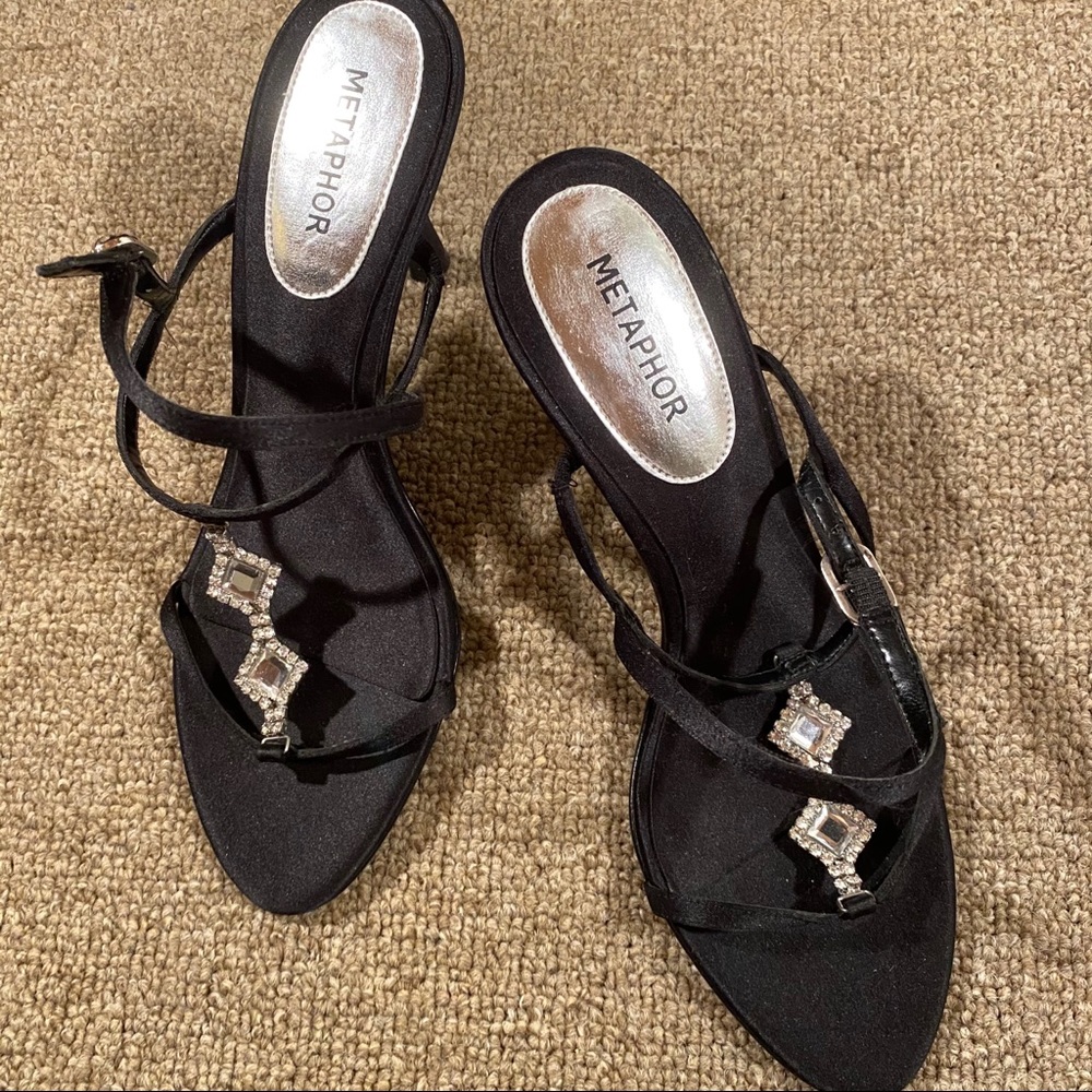 Metaphor Kitten Heels w Diamond Embellishments 7.5